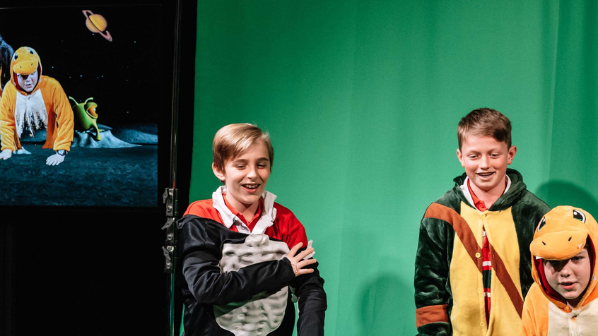 Secondary school green screen 2160 x 1023