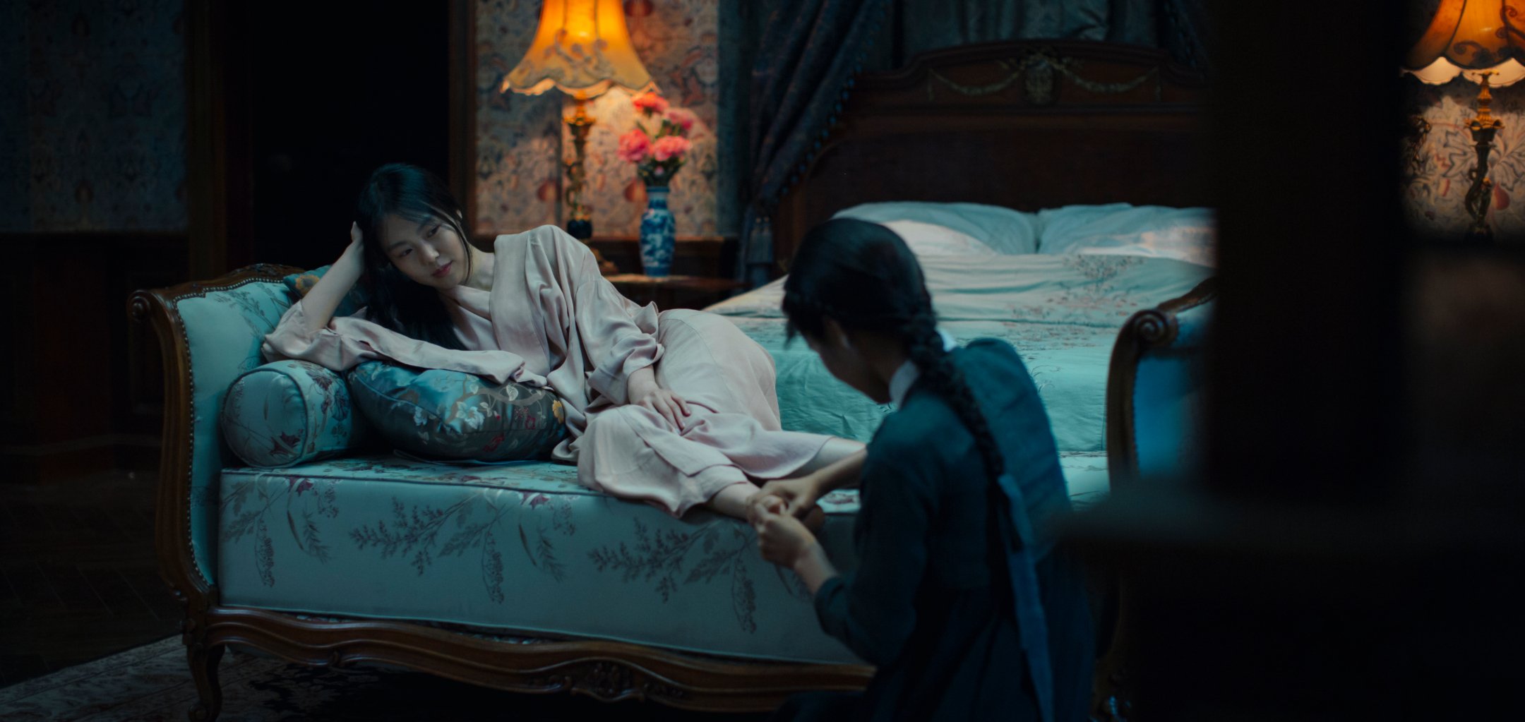 THE HANDMAIDEN HERO