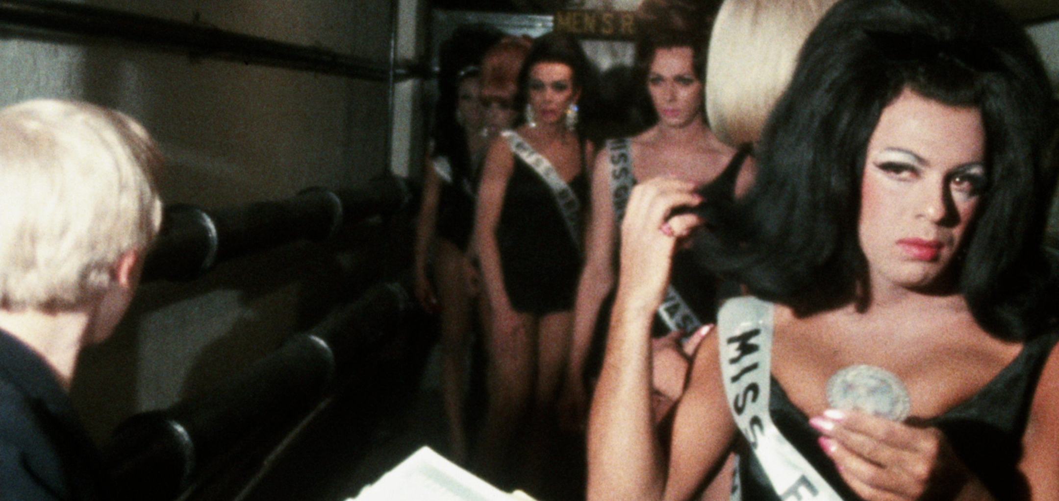 The Queen 3 - 2160x1023