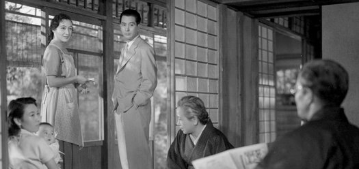 The cast of Sound of the Mountain ©1954 Toho Co., Ltd