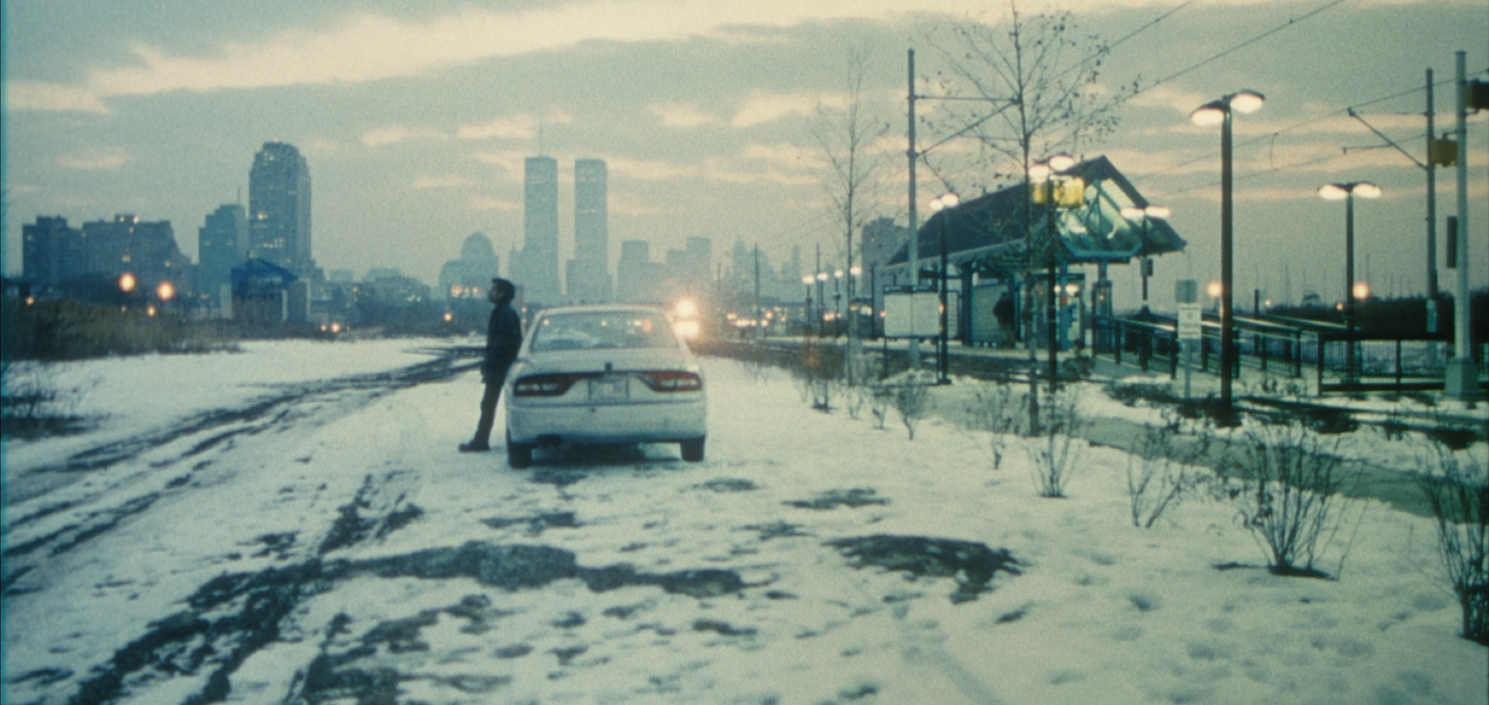 Batang West Side (2001) © JMCN, Hinabing Pangarap Productions