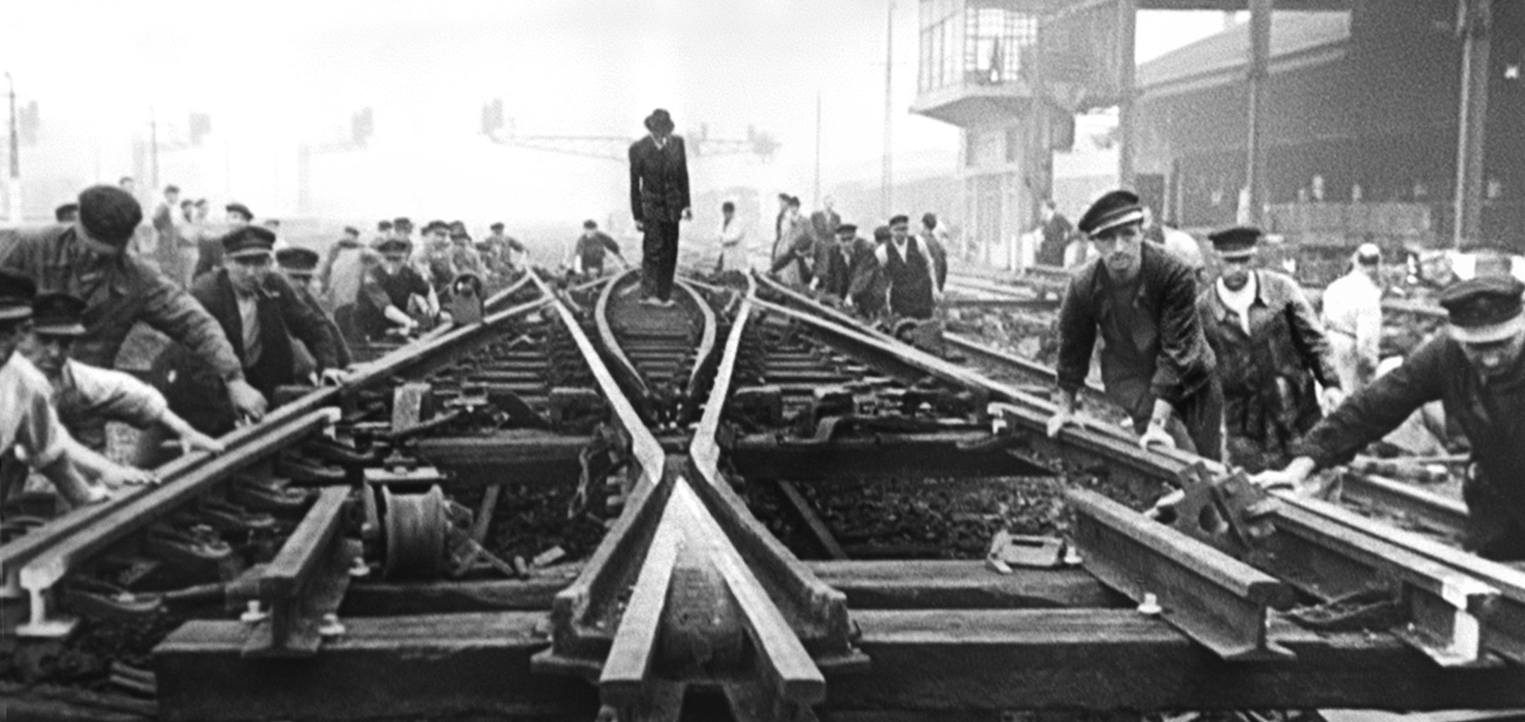 web - trains-036918_14696