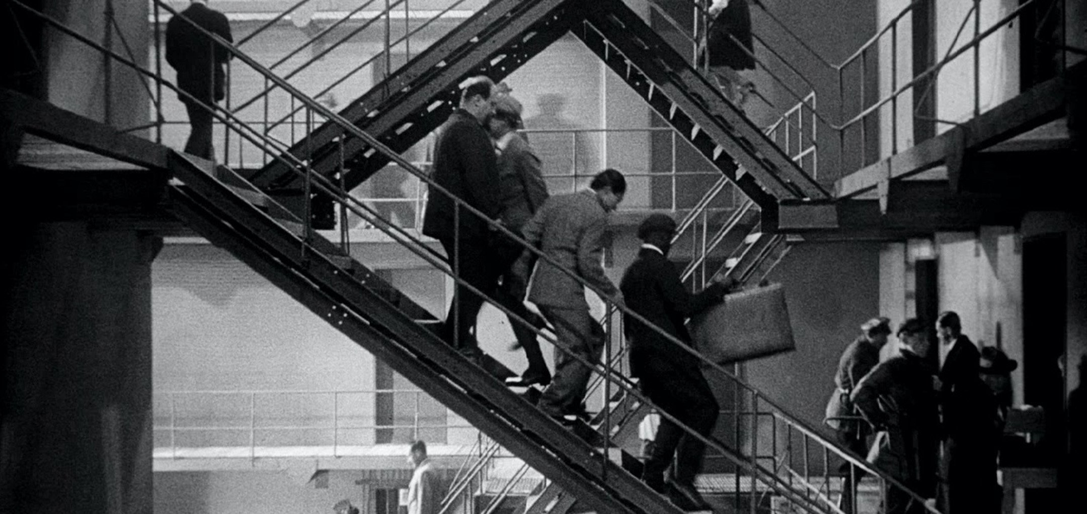 A stairwell in 'Spione' (1928)