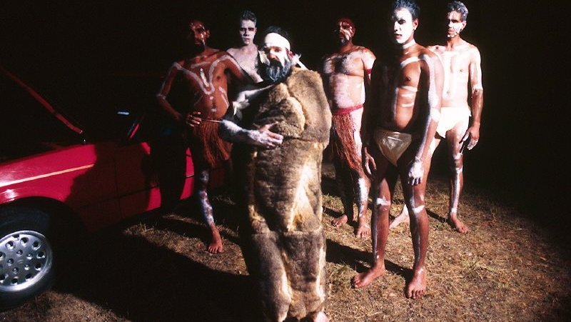 Dancers in No Way to Forget (1996)