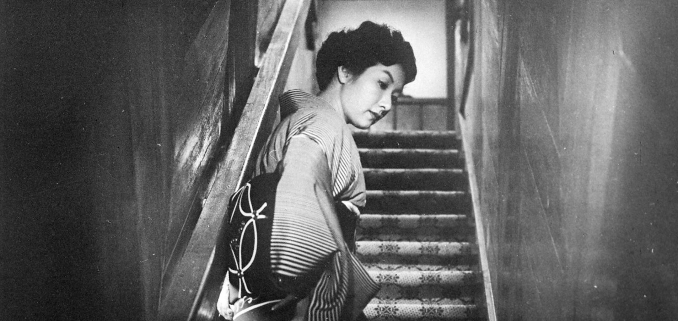 Hideko Takamine in When a Woman Ascends the Stairs (1960)
