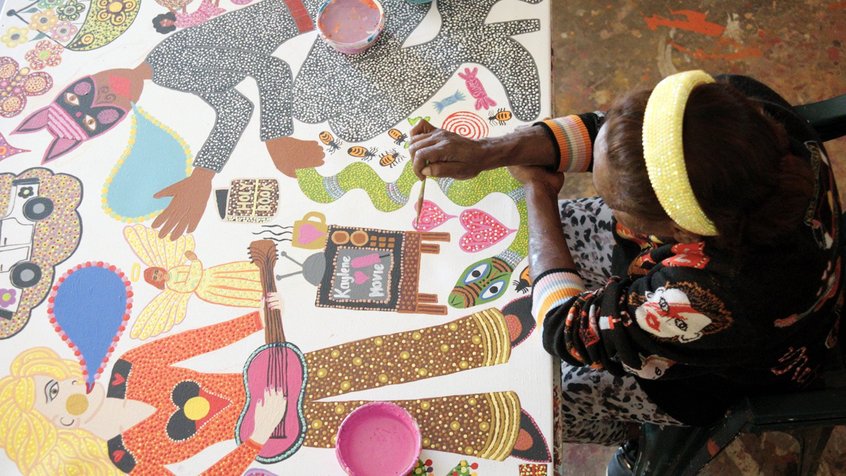 Kaylene_Whiskey_painting_in_her_studio.original