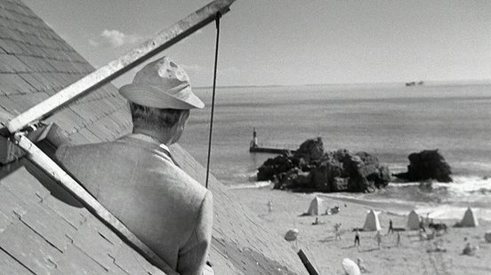 Mr Hulot's Holiday - window still