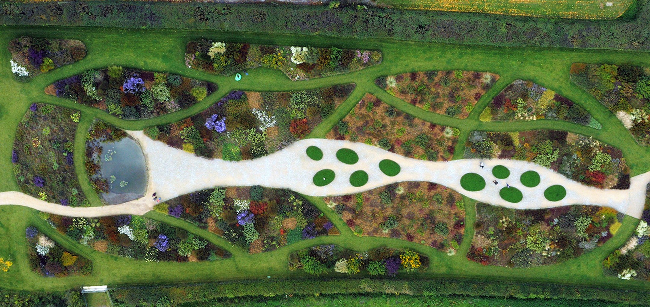 Overhead shot of ornate garden from 'Five Seasons- The Gardens of Piet Oudolf' (2017)