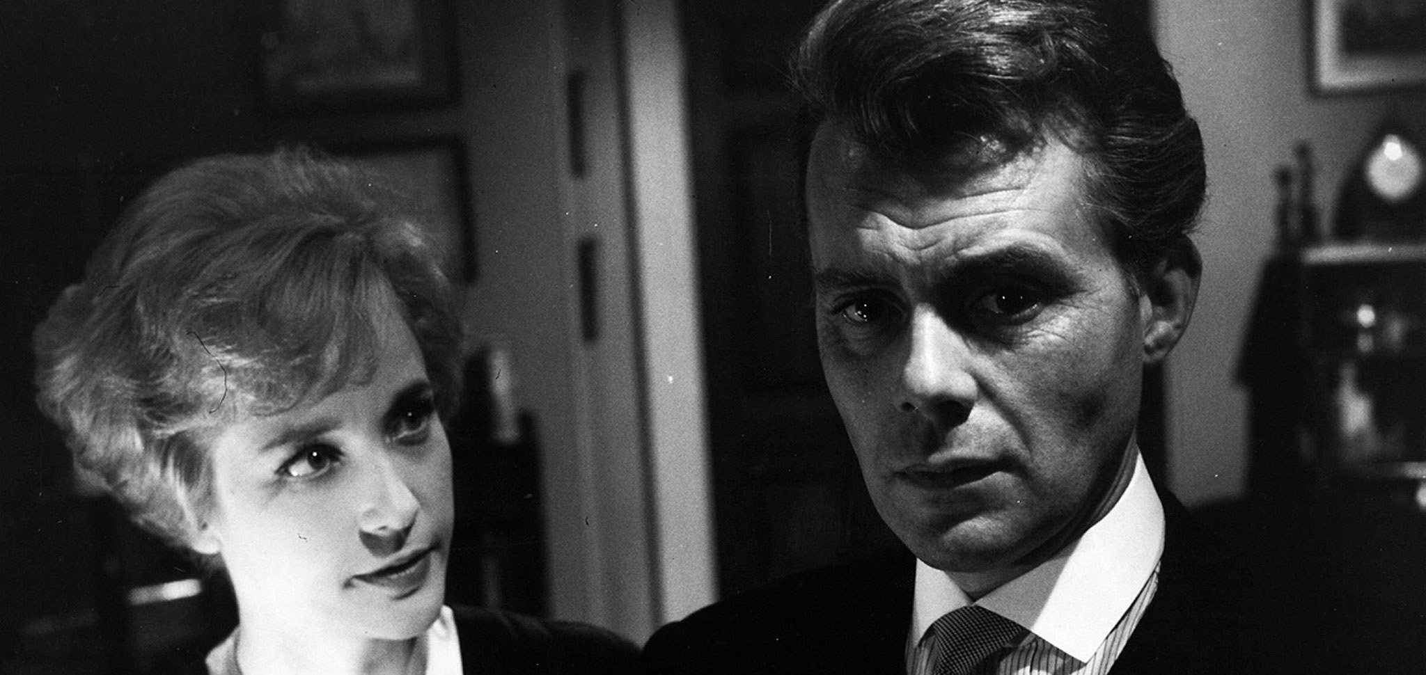 Sylvia Sims and Dirk Bogarde in a still from Victim (1961)