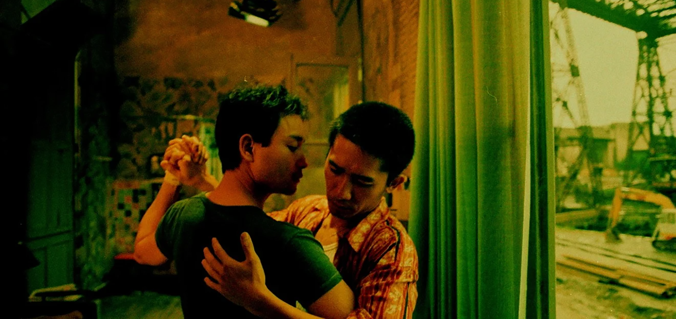 Happy Together - Leslie Cheung and Tony Leung dancing
