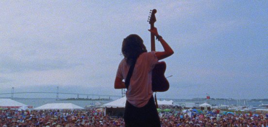 Courtney Barnett on stage in 'Anonymous Club' (2021)